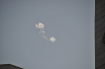 بالفيديو: صواريخ المقاومة تصل الى منطقة المركز وسط دوي صفارات الإنذار 